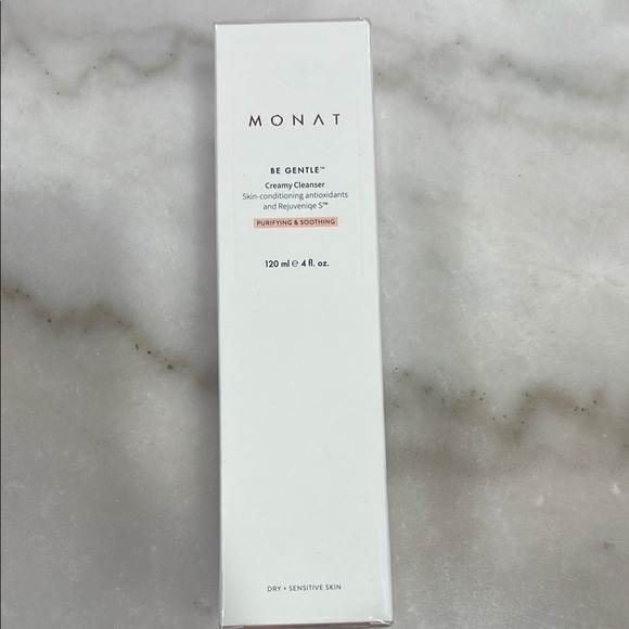 Be Gentle Creamy Cleanser - Monat - Picture 2 of 6